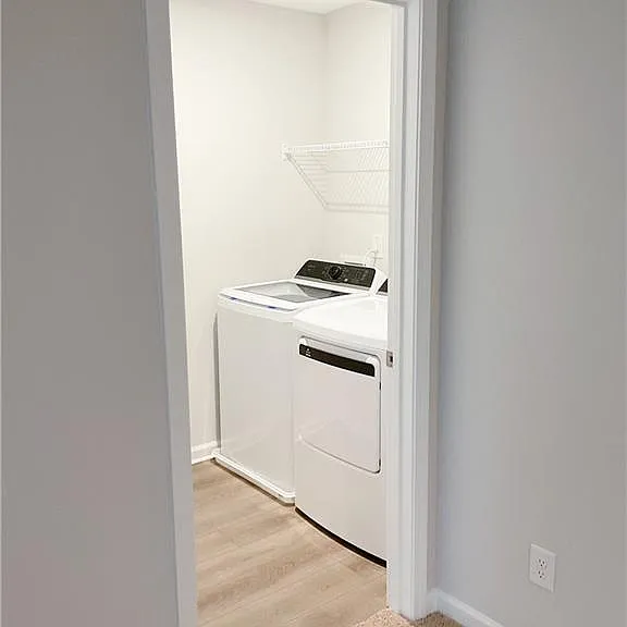 483 Crown Dr — Photo 9