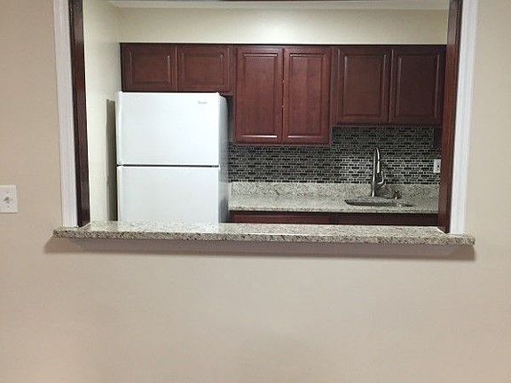 4th image of 907 Cleveland St #2