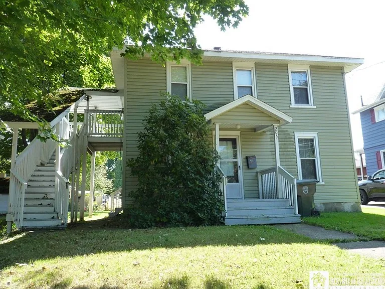 205 Front St #1 — Photo 1