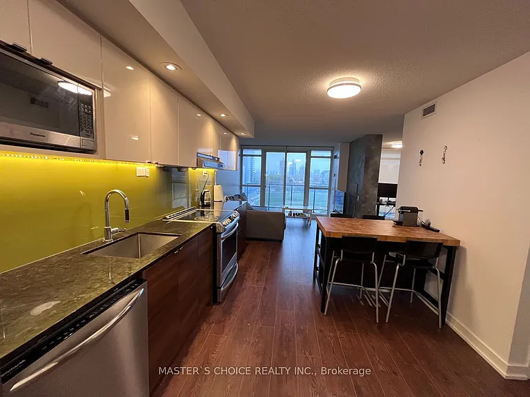 121 McMahon Dr #1717 — Photo 4