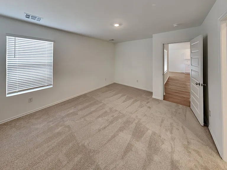 4000 Dutch Ln — Photo 8