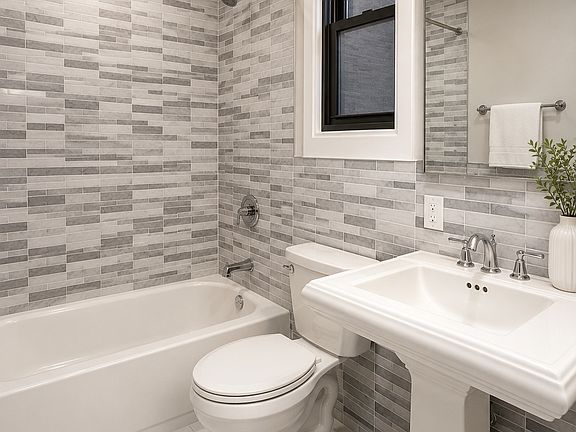 5th image of 438 W 52nd St #8B