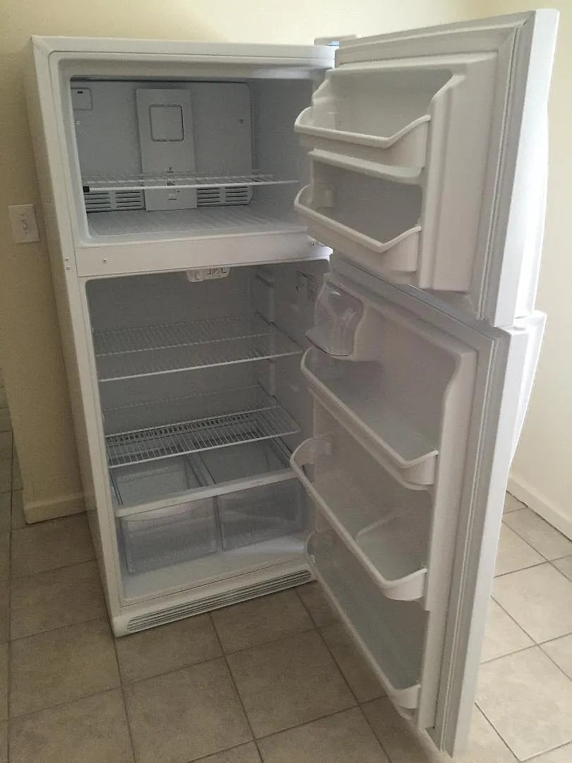 2 bed, 1000 sqft, $1,300 — Photo 2