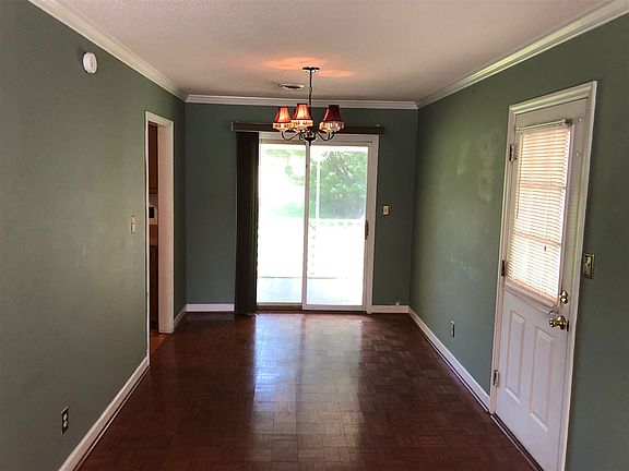 3rd image of 76 Sweetbriar Ln