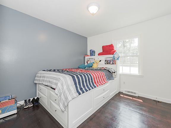 3rd image of 4801 Pandora Ct