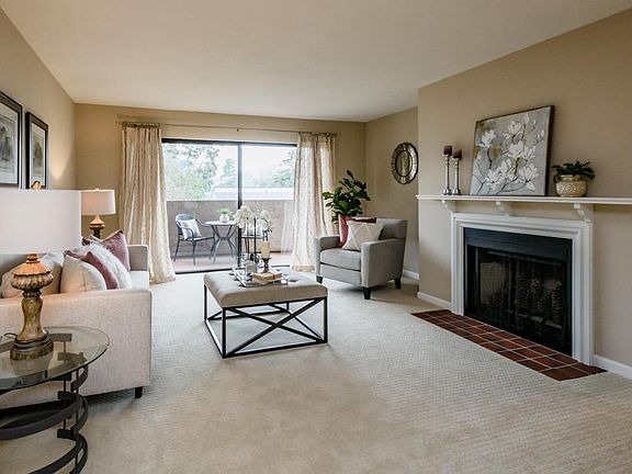 3rd image of 1031 Cherry Ave APT 2