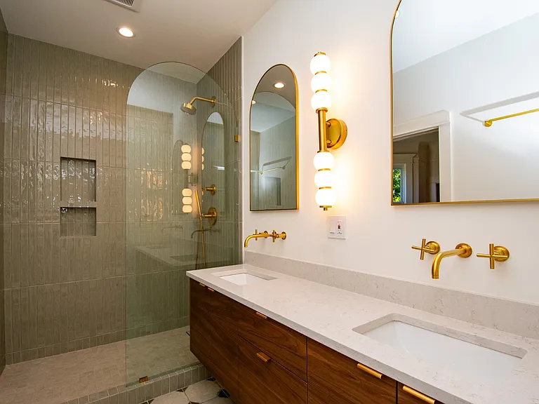 1 Hoffman Ave #C — Photo 16