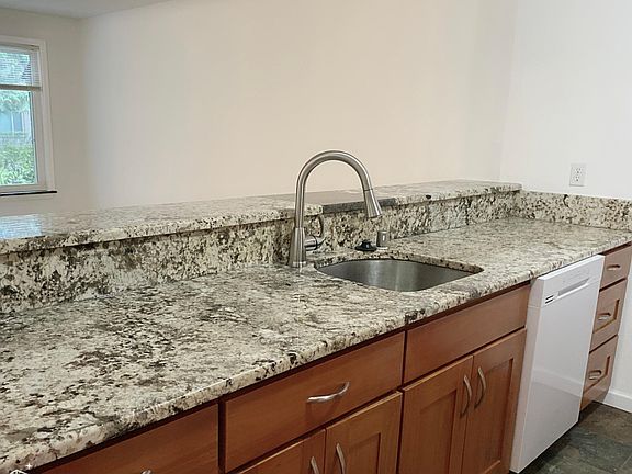 3rd image of 14525 NE 45th St APT F3