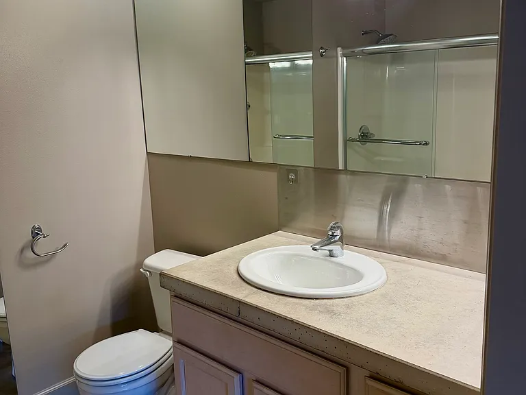 En suite master bath