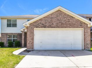 9741 Stoney Bridge Rd, Fort Worth, TX 76108