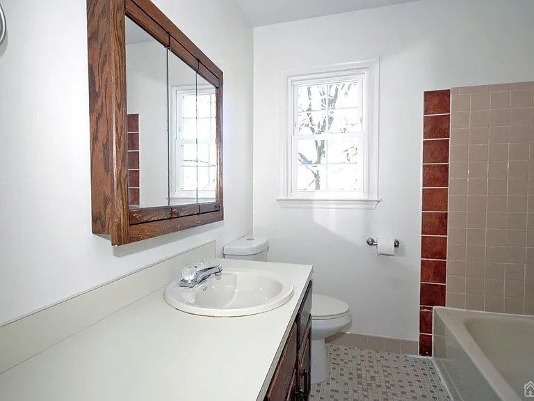 48 Astor Ct — Photo 19