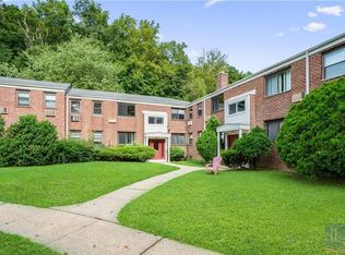 23 Lawrence Dr APT C, White Plains, NY