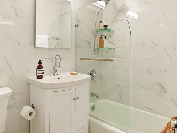 440 East 62nd Street image 6 of 7