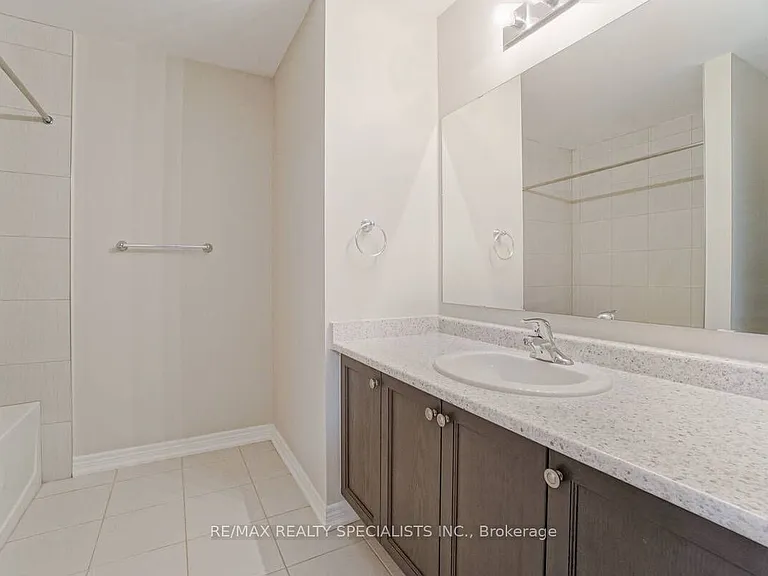 70 Bradbury Rd — Photo 24