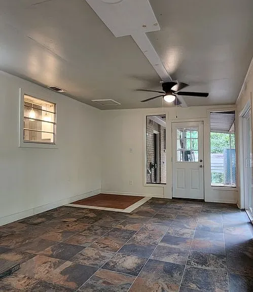 2601 Greenwood St — Photo 22