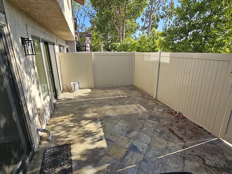18219 Hampton Ct — Photo 14