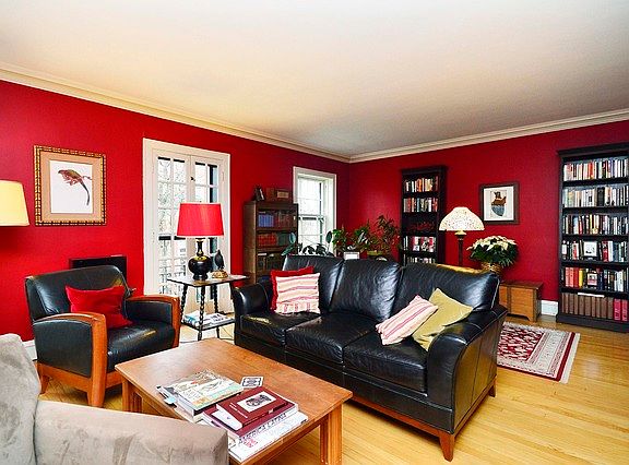 4th image of 2042 W Morse Ave