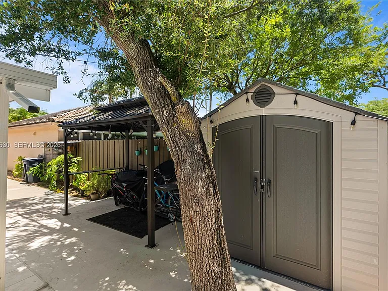 8842 SW 215th Ln — Photo 53