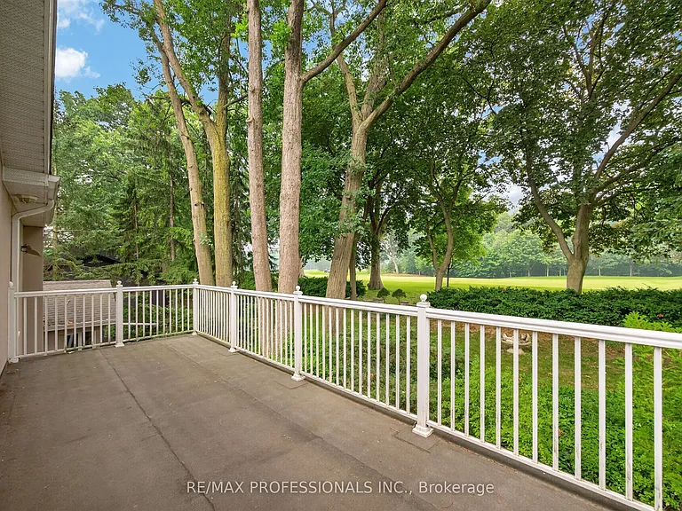32 Edenbrook Hl — Photo 42