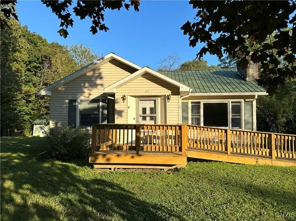 366 Valley Rd, Pulaski, NY 13142