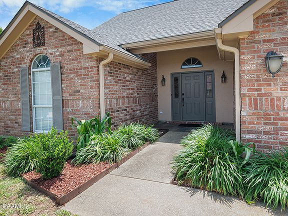 4th image of 204 Cricklade Ct