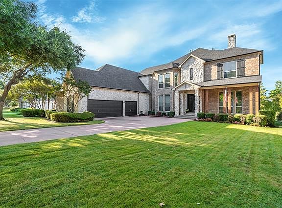 2nd image of 1920 Shumard Oak Ln