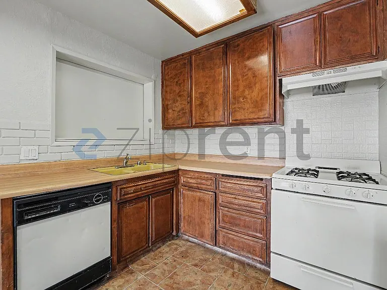 44302 Kirkland Ave — Photo 9