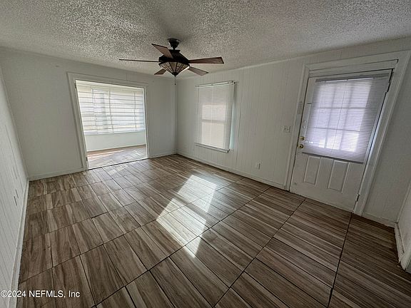 2nd image of 33 E 54TH Street