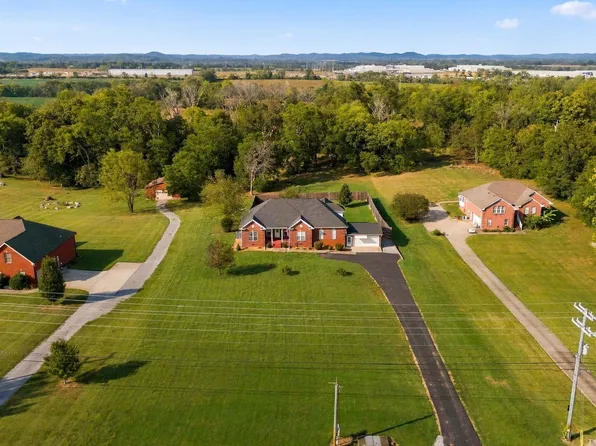 1847 Hartsville Pike, Gallatin, TN 37066