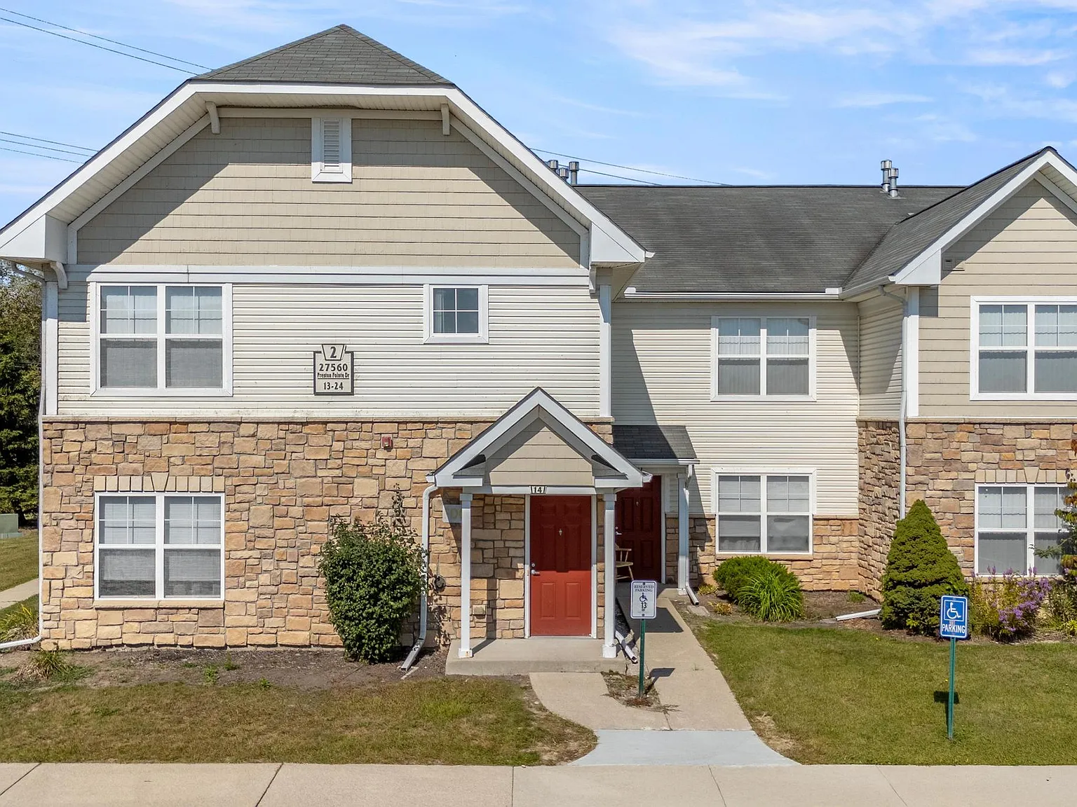 Preston Pointe at Brownstown — Photo 2