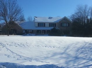 26724 N Longmeadow Cir, Mundelein, IL 60060