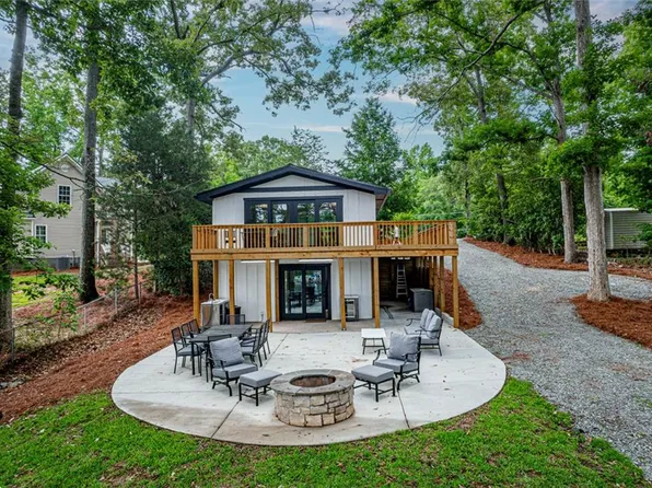 233 Lakeshore Dr, Eatonton, GA 31024