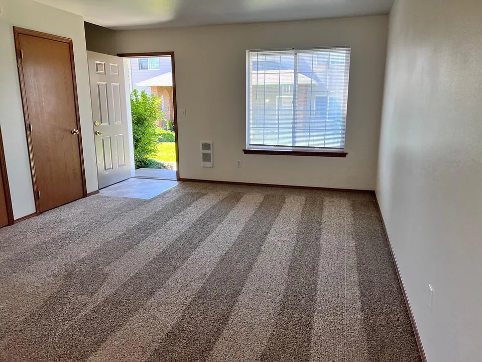 128 S 41st St #3