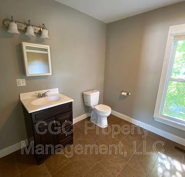 4 Salisbury St #1 — Photo 3