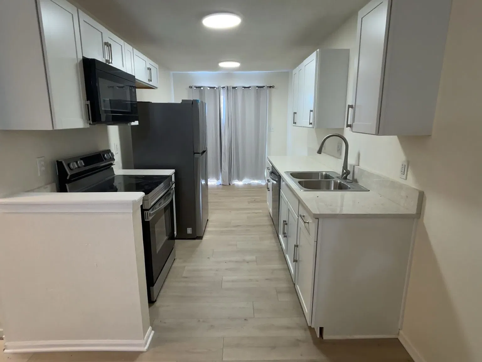 2 bed, 850 sqft, $1,500 — Photo 4