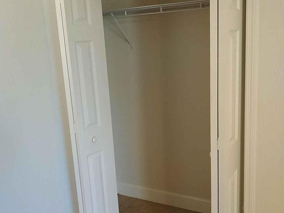 5th image of 418 Plaza Ave #105