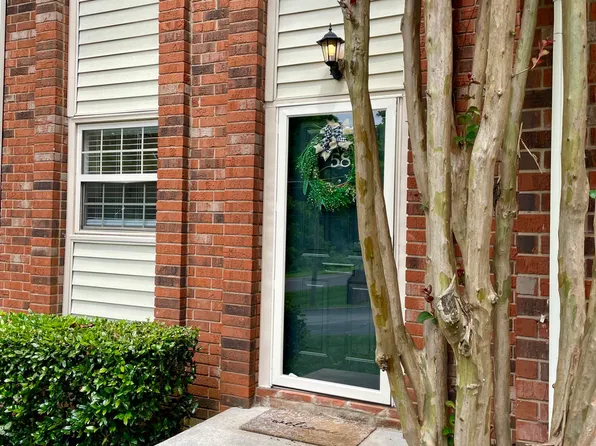 6531 Deane Hill Dr APT 58, Knoxville, TN 37919