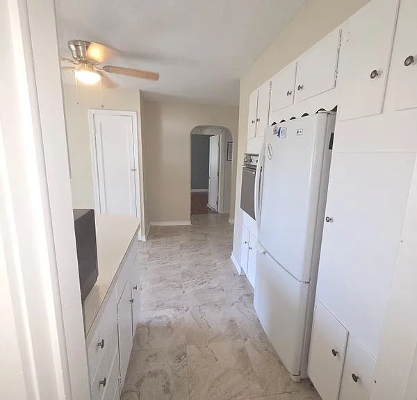 263 N Greenbush Rd — Photo 3