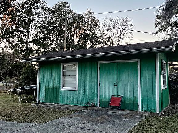 5th image of 190 SE Lochlynn Ter