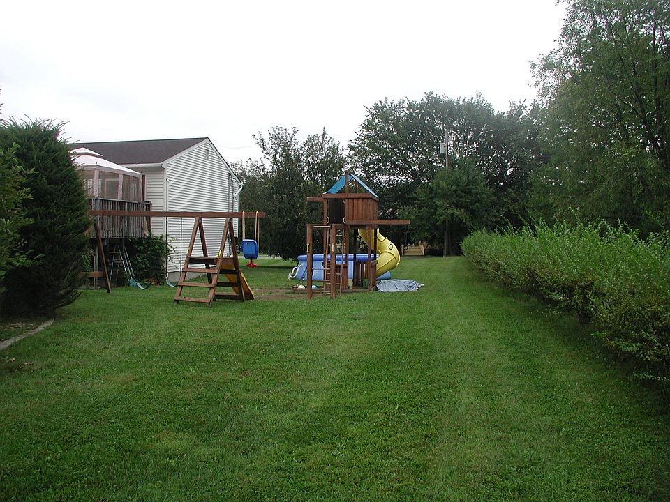 2nd image of 7 Crown Hill Rd