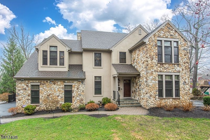 1st image of 105 Ely Rd