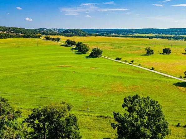 101 Lehne Ln, Fredericksburg, TX 78624