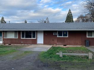 404 N Pine St, Phoenix, OR 97535
