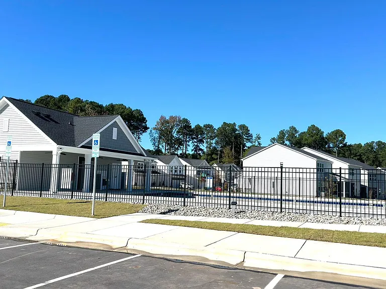 2233 Cape May Ln — Photo 2