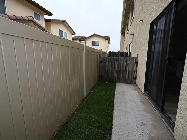 339 Chambers St — Photo 25