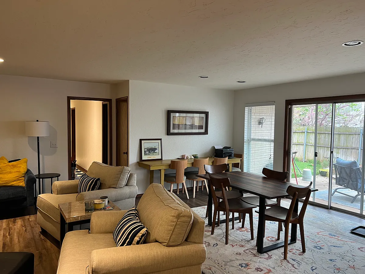 Building Photo - 3932 Tamarisk Dr