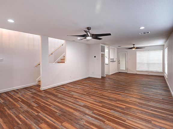 4th image of 1110 Faircrest Dr