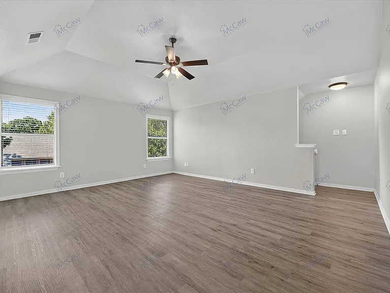333 Stately Oak Ln — Photo 13