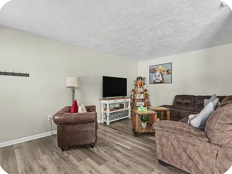 554 Allison Dr — Photo 5