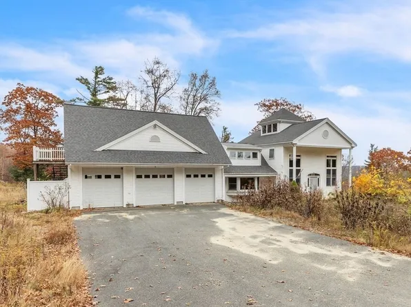 27 Lovers Ln, New Salem, MA 01355